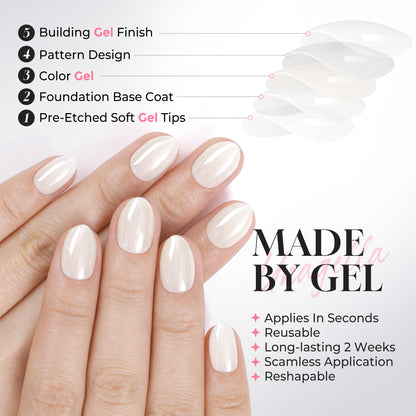 Reusable UNA GELLA silver chrome almond-shaped nail tips, short press-on nails with metallic finish for salon or DIY use.