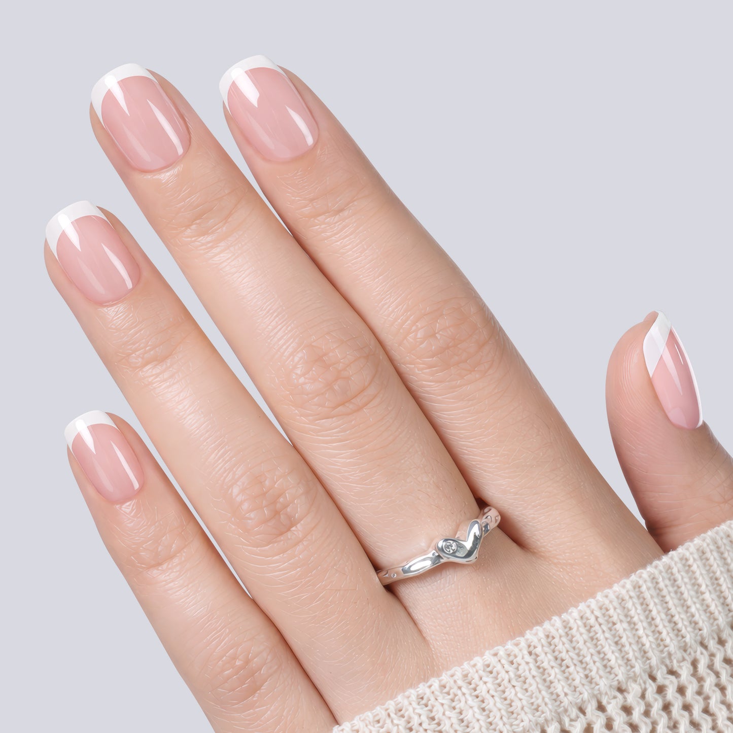 UNA GELLA Silver Mirror French Press On Nails in short squoval shape, 32-piece set with soft square nail design for DIY nail art.